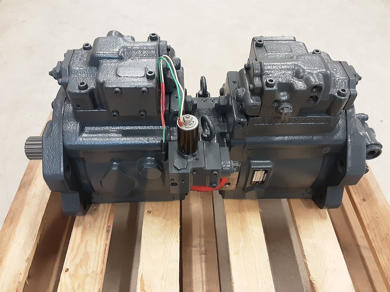 Kawasaki K5V140DT-151R-9N29-HV - Hydraulic pump for Crawler excavator: picture 1 Kawasaki K5V140DT-151R-9N29-HV - Hydraulic pump for Crawler excavator: picture 1