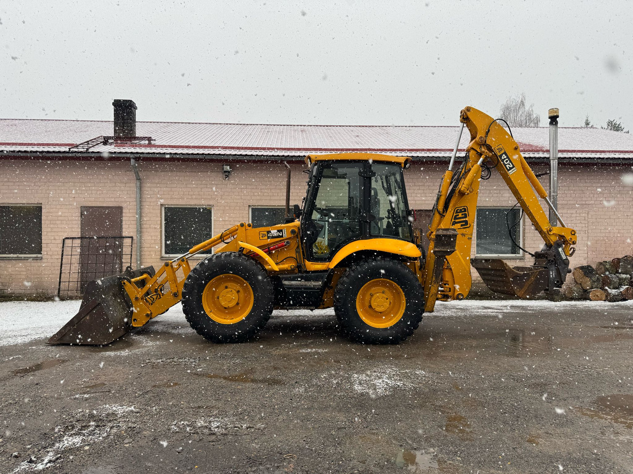 JCB 4CN - Backhoe loader: picture 2 JCB 4CN - Backhoe loader: picture 2