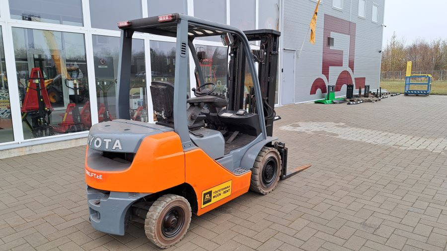 Toyota 02-8FDF20 - Diesel forklift: picture 4 Toyota 02-8FDF20 - Diesel forklift: picture 4