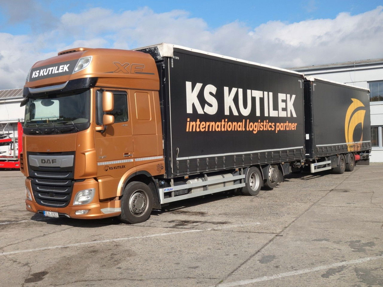 DAF XF 480 SSC, 120 cbm, Durchfahren - Curtain side truck: picture 1 DAF XF 480 SSC, 120 cbm, Durchfahren - Curtain side truck: picture 1