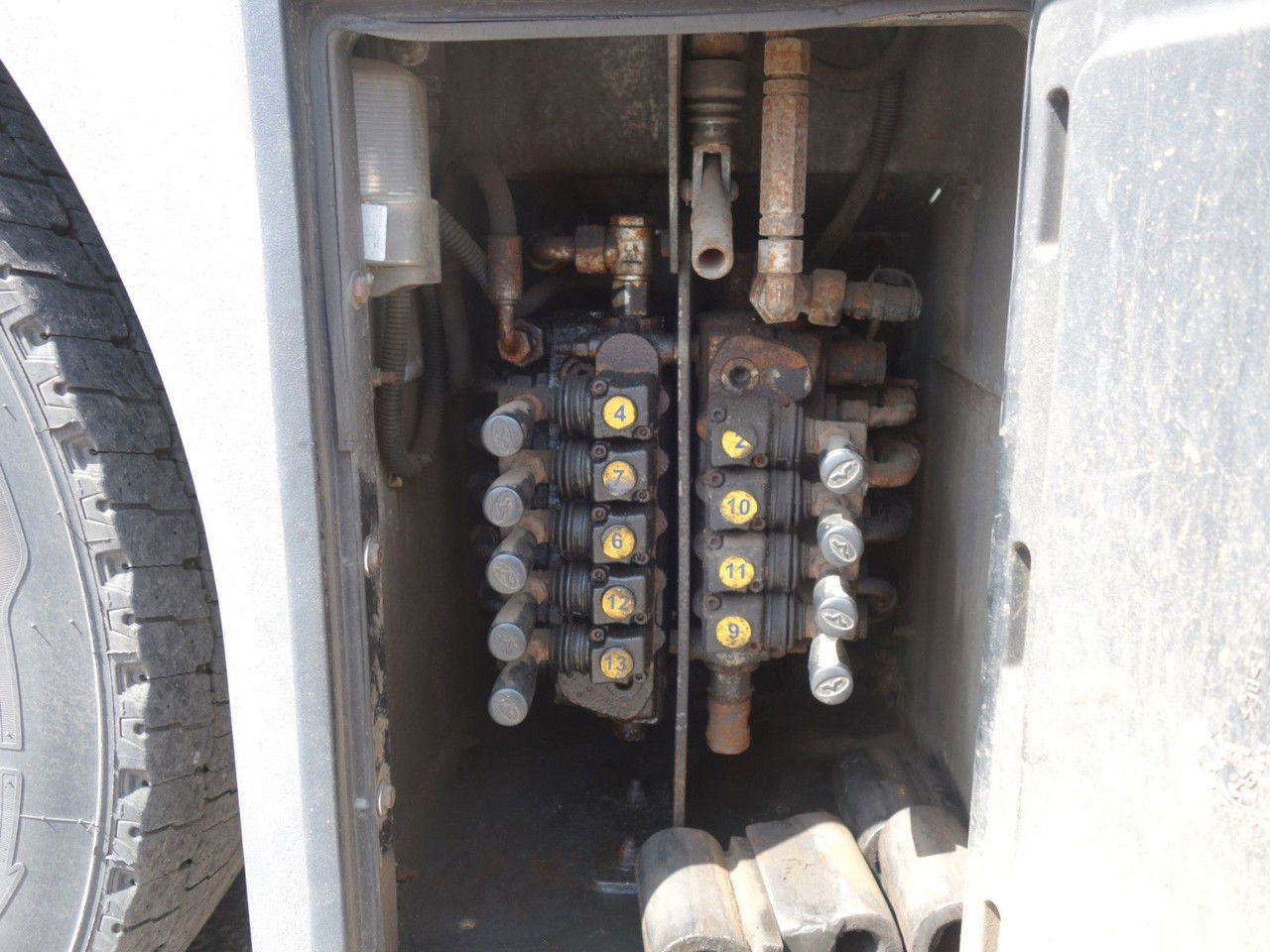 Car transporter truck Mercedes-Benz Actros 2446 mit Rolfo für 10 PKW, Retarder: picture 14 Car transporter truck Mercedes-Benz Actros 2446 mit Rolfo für 10 PKW, Retarder: picture 14