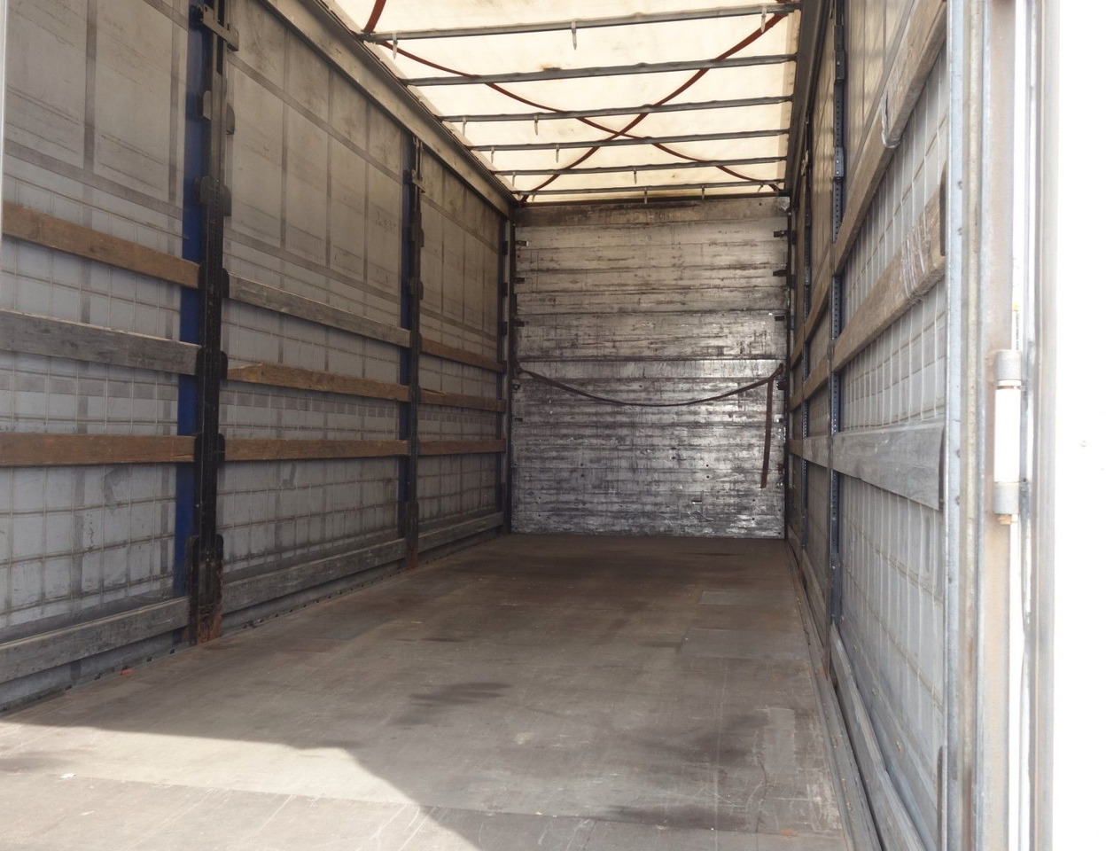 Renault T520 6x2 + trailer, 120m3, 2x Liftachse - Curtain side truck: picture 5 Renault T520 6x2 + trailer, 120m3, 2x Liftachse - Curtain side truck: picture 5