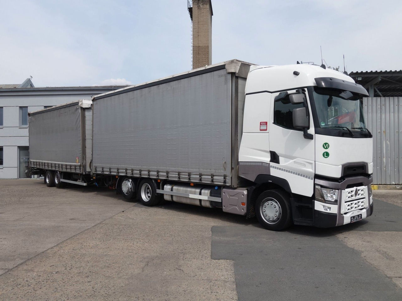 Renault T520 6x2 + trailer, 120m3, 2x Liftachse - Curtain side truck: picture 2 Renault T520 6x2 + trailer, 120m3, 2x Liftachse - Curtain side truck: picture 2