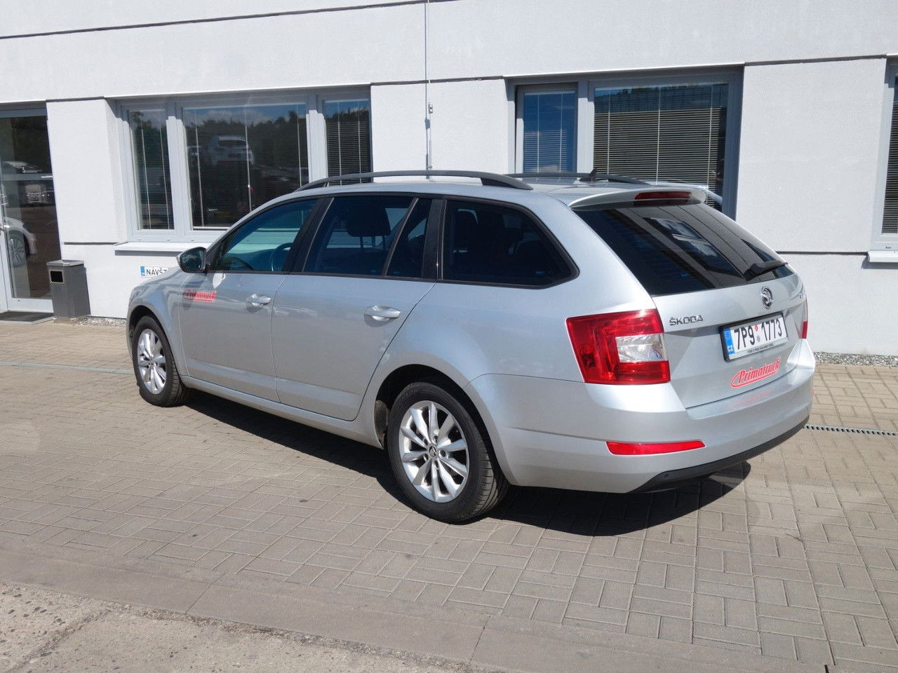 Škoda Octavia Combi Ambition 1,6 TDI, DSG, Navi, Clima - Estate car: picture 4 Škoda Octavia Combi Ambition 1,6 TDI, DSG, Navi, Clima - Estate car: picture 4