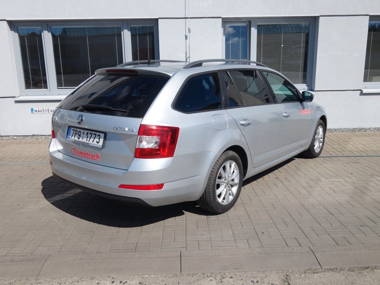 Škoda Octavia Combi Ambition 1,6 TDI, DSG, Navi, Clima - Estate car: picture 5 Škoda Octavia Combi Ambition 1,6 TDI, DSG, Navi, Clima - Estate car: picture 5