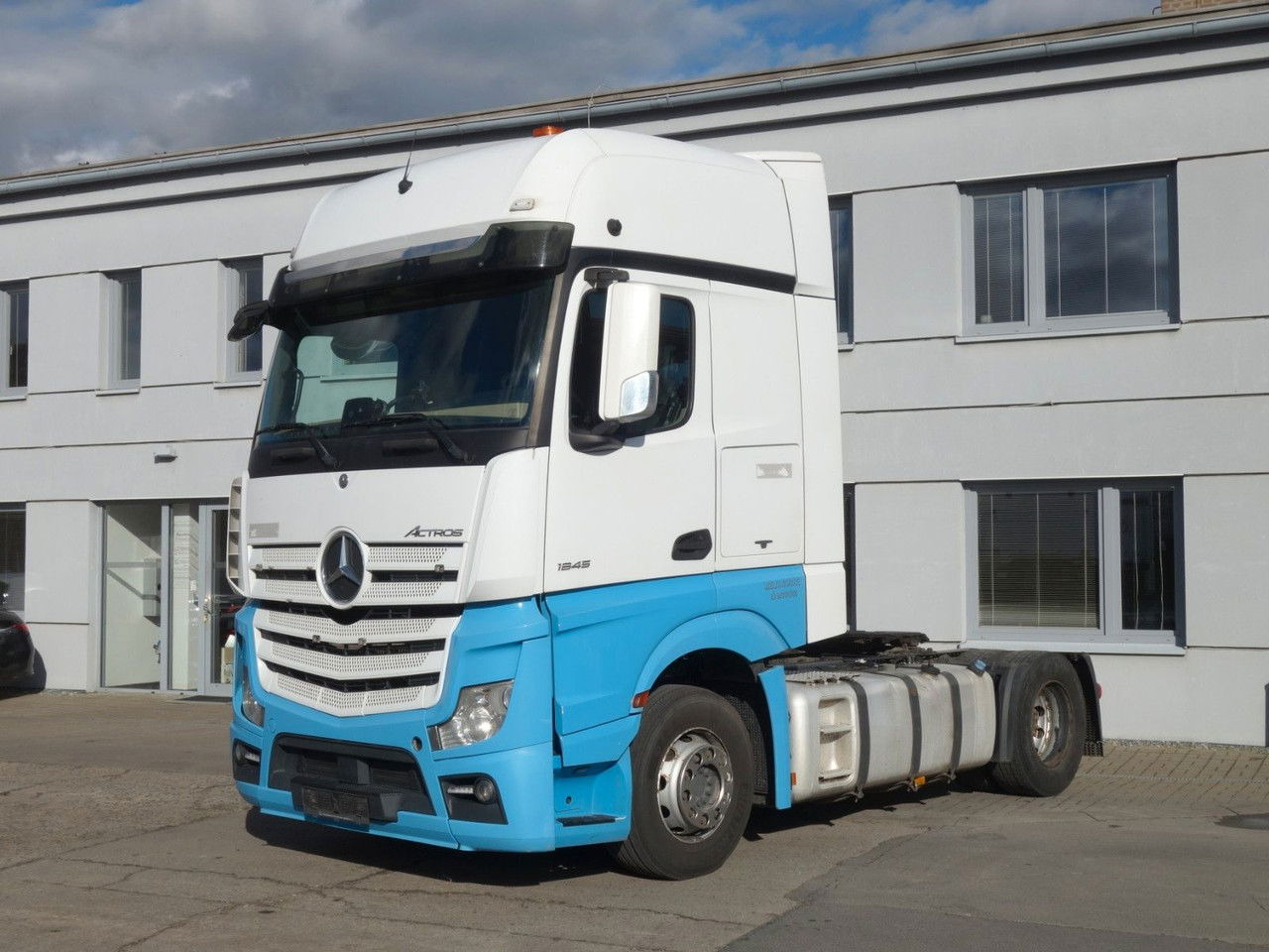 Mercedes-Benz Actros 1845 Giga Space, Standard - Tractor unit: picture 1 Mercedes-Benz Actros 1845 Giga Space, Standard - Tractor unit: picture 1