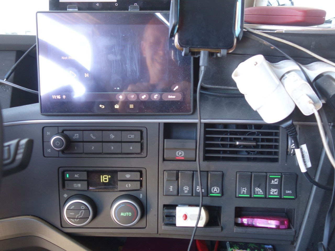 Leasing of Volvo FH 460 460XL Aero,IParkCool, Full LED,Turbo Compound Volvo FH 460 460XL Aero,IParkCool, Full LED,Turbo Compound: picture 15 Leasing of Volvo FH 460 460XL Aero,IParkCool, Full LED,Turbo Compound Volvo FH 460 460XL Aero,IParkCool, Full LED,Turbo Compound: picture 15