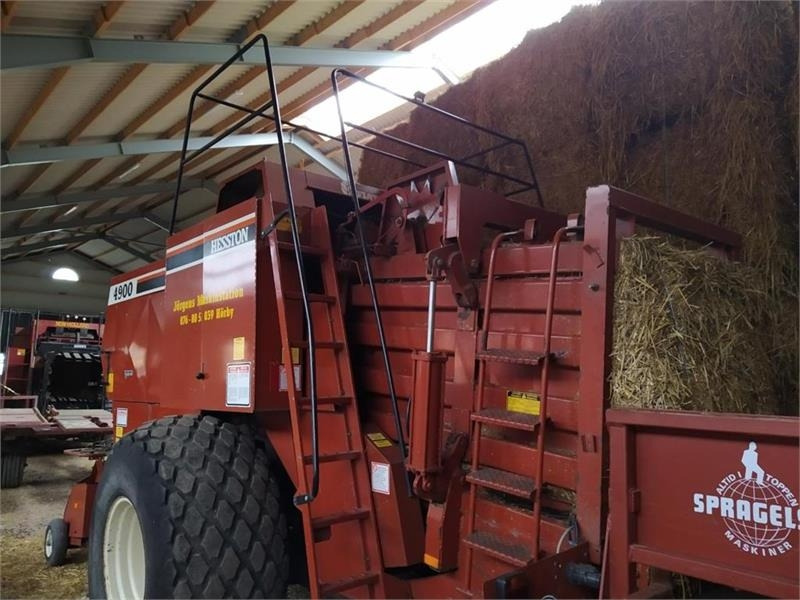 Hesston 4900 - Square baler: picture 3 Hesston 4900 - Square baler: picture 3