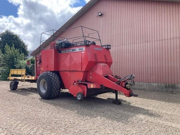 Massey Ferguson LB190 Fieldstar *** m. parkland ballevogn *** - Square baler: picture 2 Massey Ferguson LB190 Fieldstar *** m. parkland ballevogn *** - Square baler: picture 2