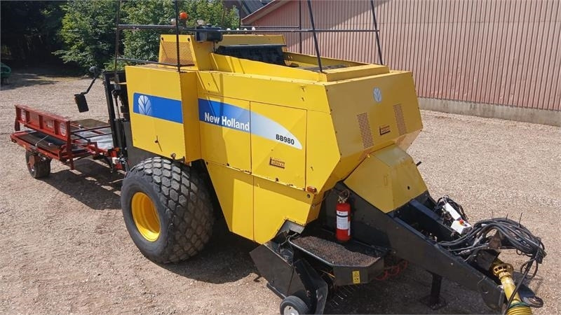 New Holland BB980 BB980 - Square baler: picture 2 New Holland BB980 BB980 - Square baler: picture 2