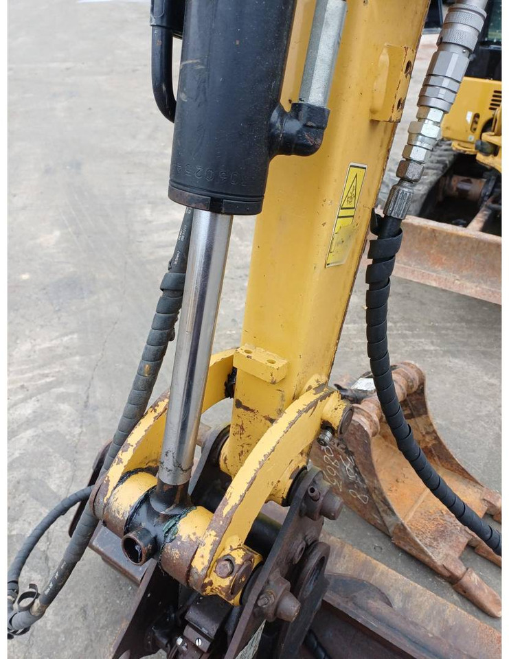 Leasing of CAT 301.8-05 CAT 301.8-05: picture 17