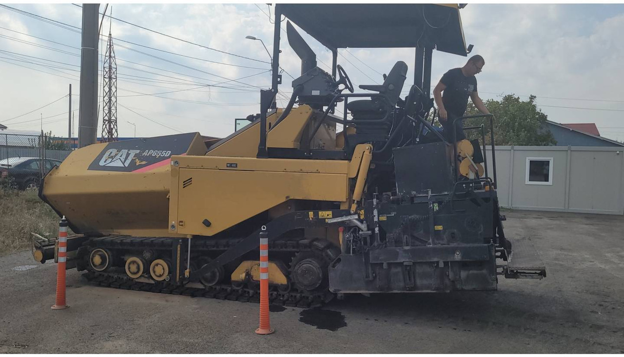 CAT AP-655D - Asphalt paver: picture 3 CAT AP-655D - Asphalt paver: picture 3