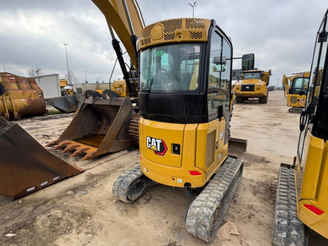 CAT 302CR - Crawler excavator: picture 3 CAT 302CR - Crawler excavator: picture 3