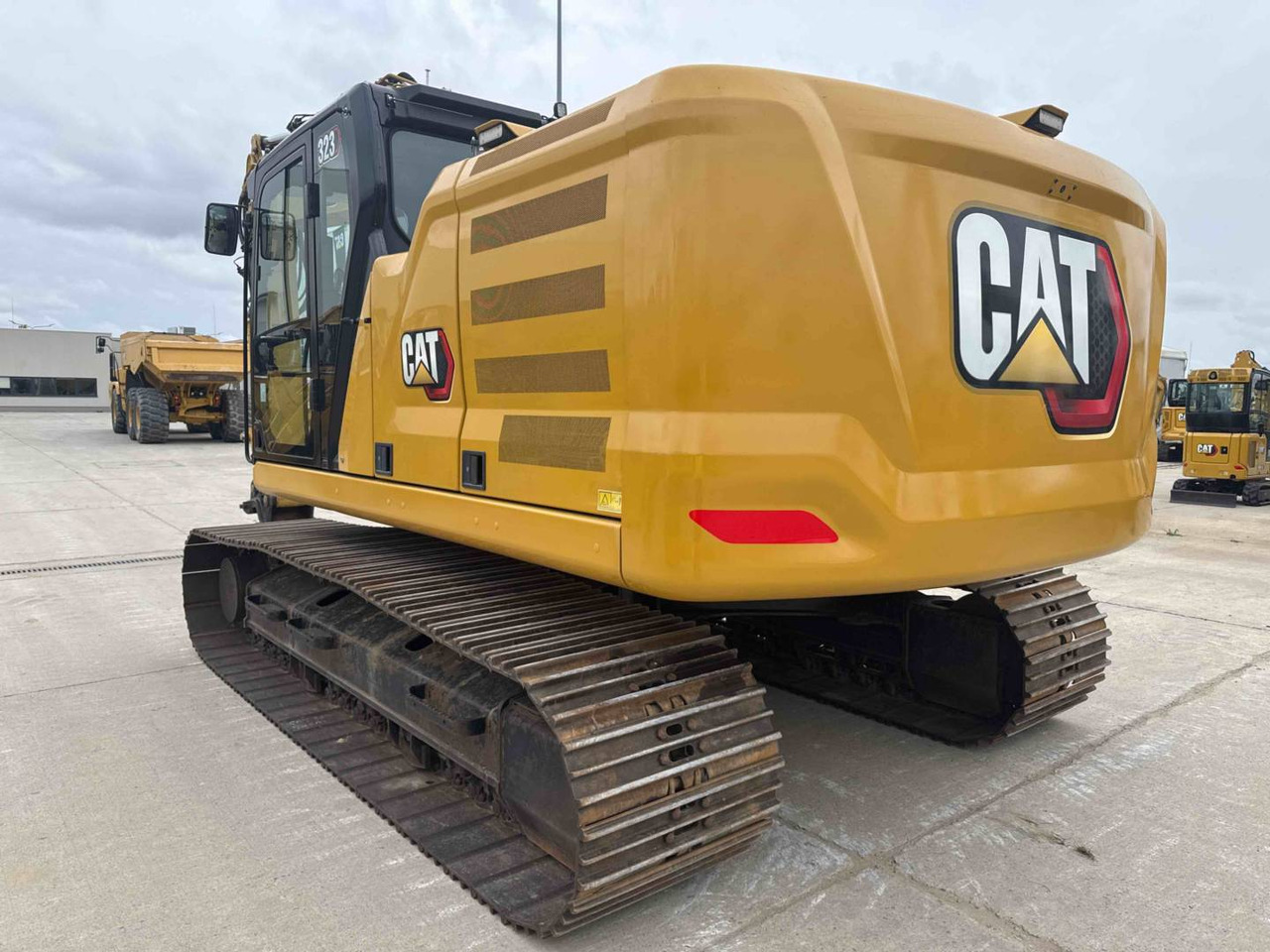 CAT 323 - Crawler excavator: picture 4 CAT 323 - Crawler excavator: picture 4