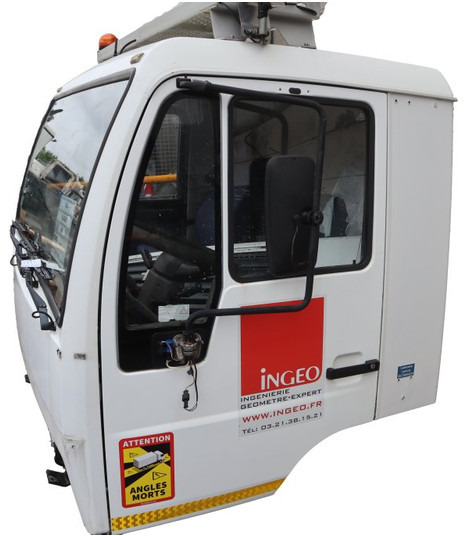 MAN F20L51 L2000 81.60000-7690 - Cab and interior for Truck: picture 2 MAN F20L51 L2000 81.60000-7690 - Cab and interior for Truck: picture 2