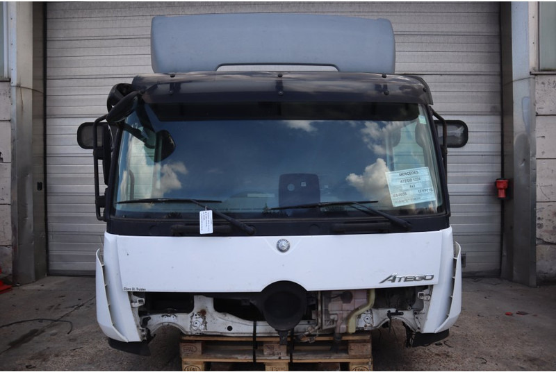 Mercedes-Benz ATEGO MP4 6CYL - Cab and interior for Truck: picture 1 Mercedes-Benz ATEGO MP4 6CYL - Cab and interior for Truck: picture 1