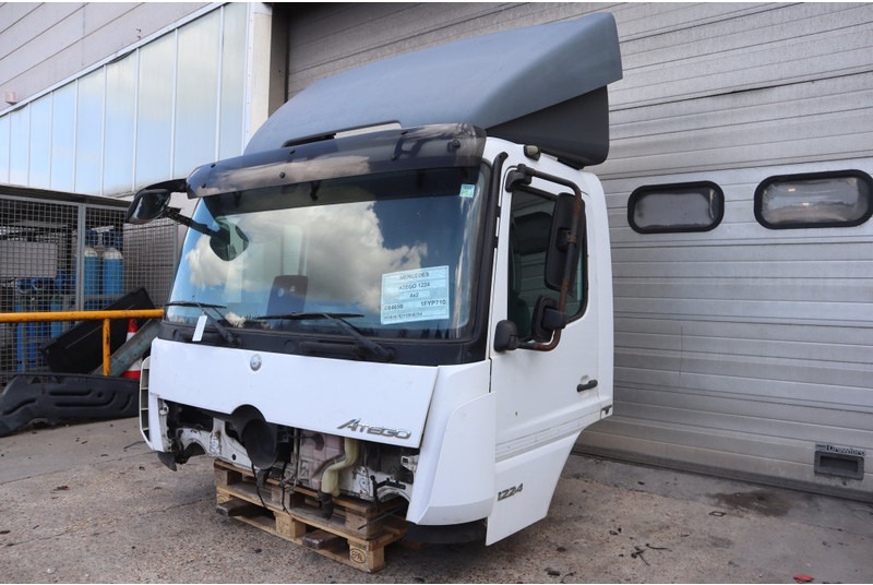 Mercedes-Benz ATEGO MP4 6CYL - Cab and interior for Truck: picture 2 Mercedes-Benz ATEGO MP4 6CYL - Cab and interior for Truck: picture 2