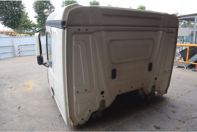 Mercedes-Benz L-STREAMSPACE 2.3MM 320 TUNNEL - Cab and interior for Truck: picture 4 Mercedes-Benz L-STREAMSPACE 2.3MM 320 TUNNEL - Cab and interior for Truck: picture 4