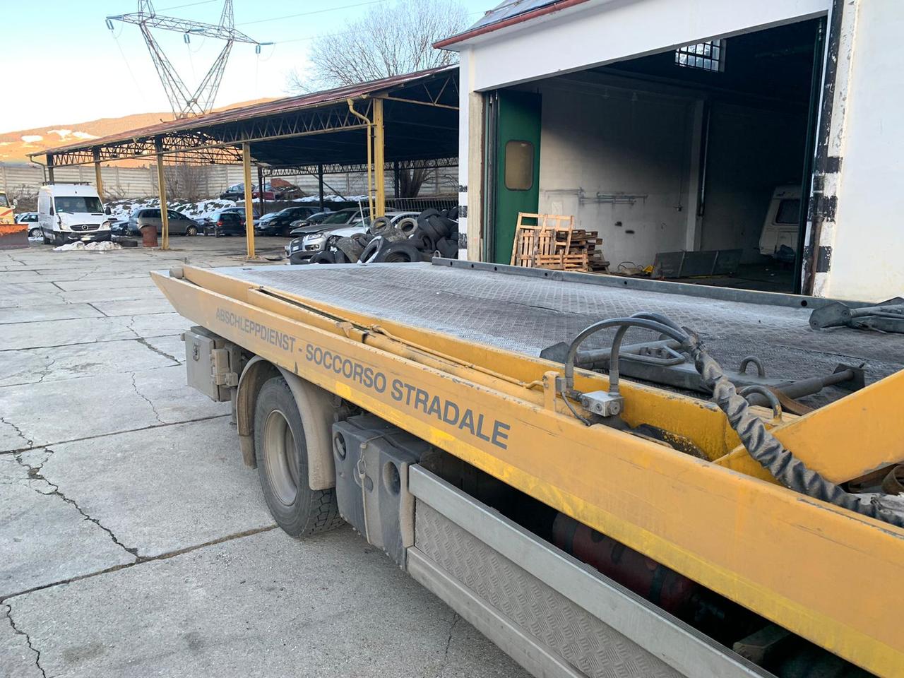 IVECO LESO - Car transporter truck: picture 4 IVECO LESO - Car transporter truck: picture 4