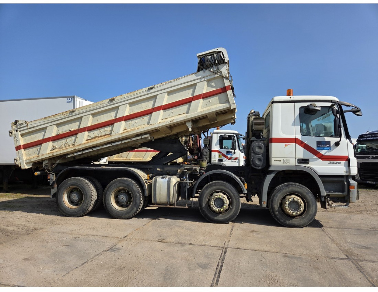 Mercedes Actros 3236 8x4 2-Side Tipper EPS Gearbox 3 Pedals - Tipper: picture 3 Mercedes Actros 3236 8x4 2-Side Tipper EPS Gearbox 3 Pedals - Tipper: picture 3