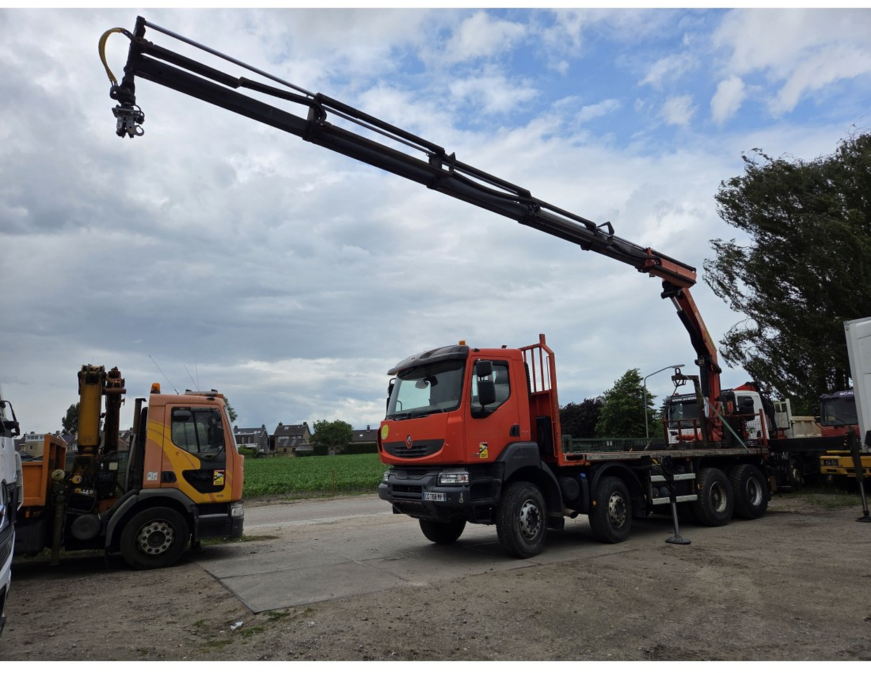 Renault Kerax 430 8X4 Flatbed Crane Palfinger PK26002EH 26 ton 5 Extensions *Retarder - Dropside/ Flatbed truck, Crane truck: picture 1 Renault Kerax 430 8X4 Flatbed Crane Palfinger PK26002EH 26 ton 5 Extensions *Retarder - Dropside/ Flatbed truck, Crane truck: picture 1