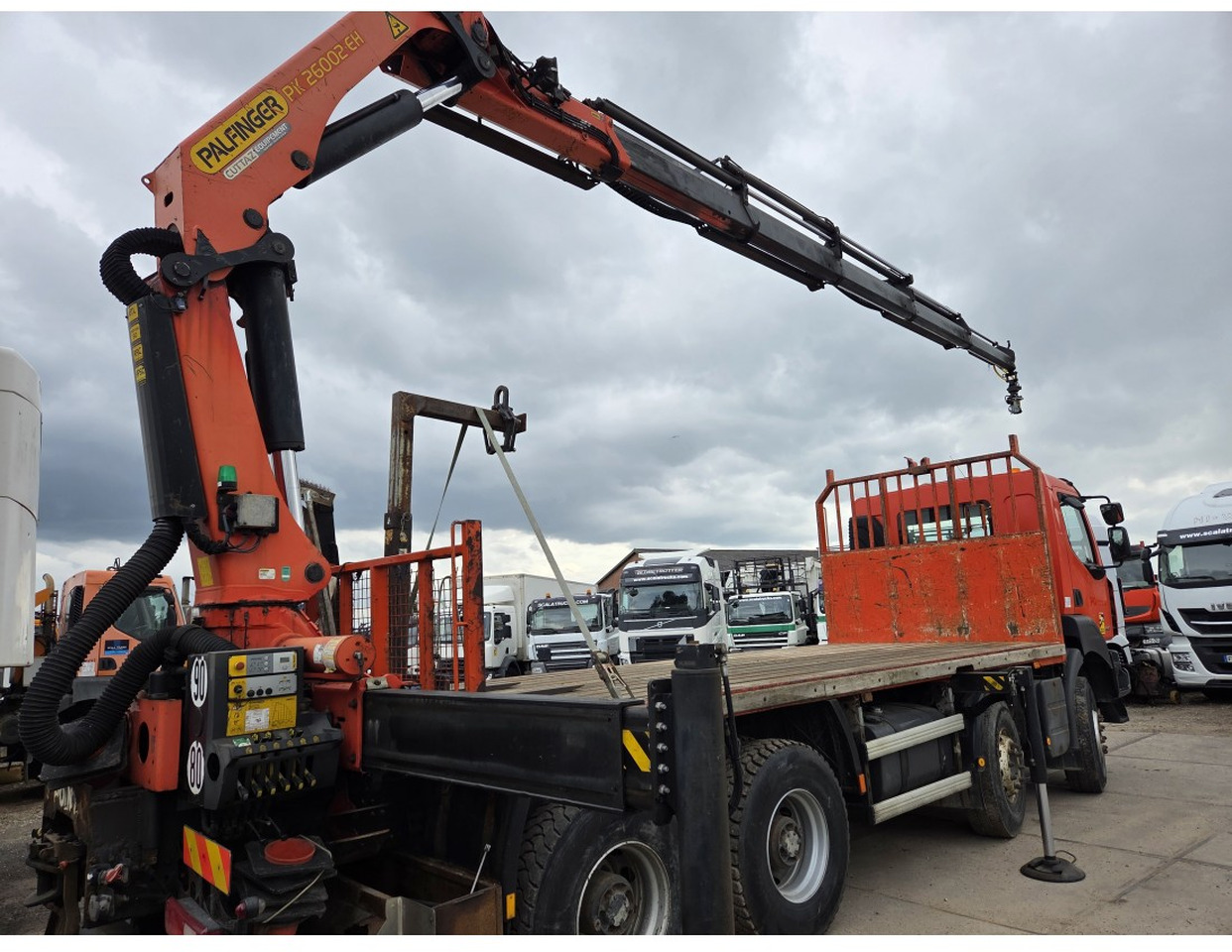 Renault Kerax 430 8X4 Flatbed Crane Palfinger PK26002EH 26 ton 5 Extensions *Retarder - Dropside/ Flatbed truck, Crane truck: picture 2 Renault Kerax 430 8X4 Flatbed Crane Palfinger PK26002EH 26 ton 5 Extensions *Retarder - Dropside/ Flatbed truck, Crane truck: picture 2