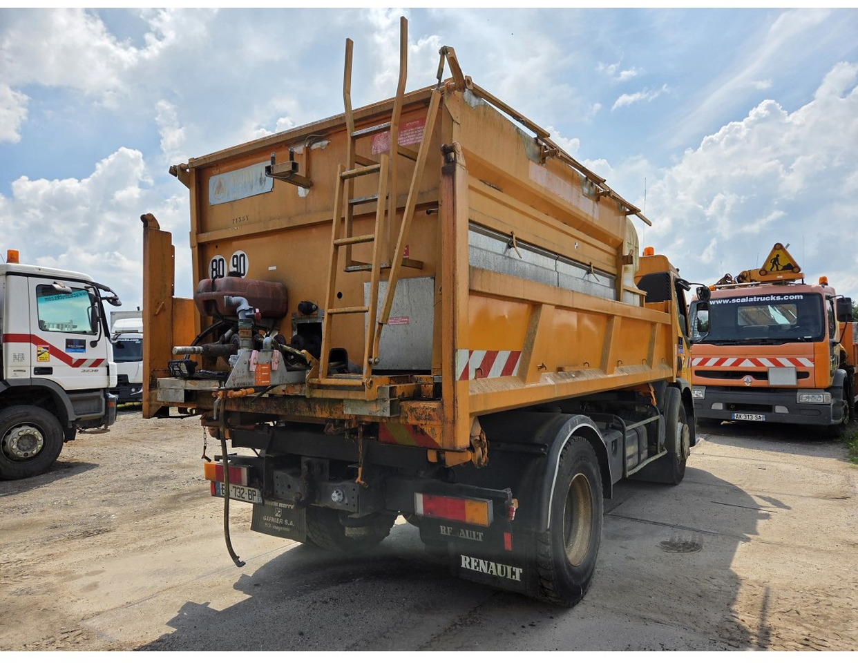 Renault Premium 300 4x2 Tipper Gritter Manual Gearbox Mechanical pump Pomp - Tipper: picture 2 Renault Premium 300 4x2 Tipper Gritter Manual Gearbox Mechanical pump Pomp - Tipper: picture 2