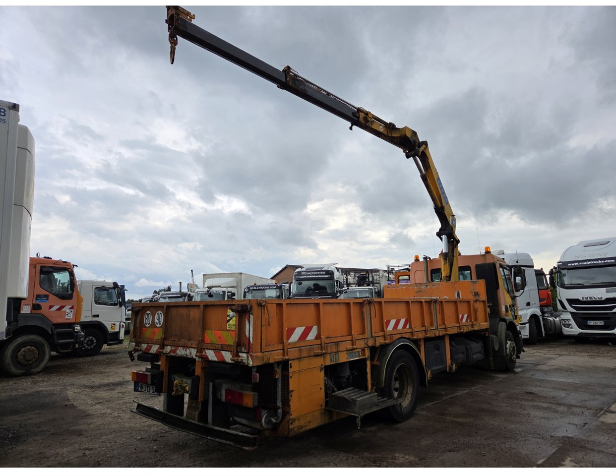 Renault Premium 300 MECHANICAL PUMP OPEN BOX COMPRESSOR CRANE EFFER 140/2S - Dropside/ Flatbed truck, Crane truck: picture 2 Renault Premium 300 MECHANICAL PUMP OPEN BOX COMPRESSOR CRANE EFFER 140/2S - Dropside/ Flatbed truck, Crane truck: picture 2