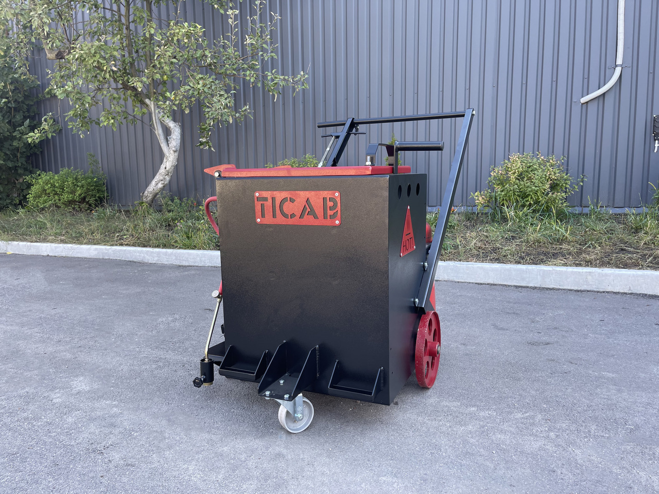 TICAB Mini Crack Sealing Machine , Hand Push Crack Fill Machine, Manufacturer - Bitumen sprayer: picture 2 TICAB Mini Crack Sealing Machine , Hand Push Crack Fill Machine, Manufacturer - Bitumen sprayer: picture 2