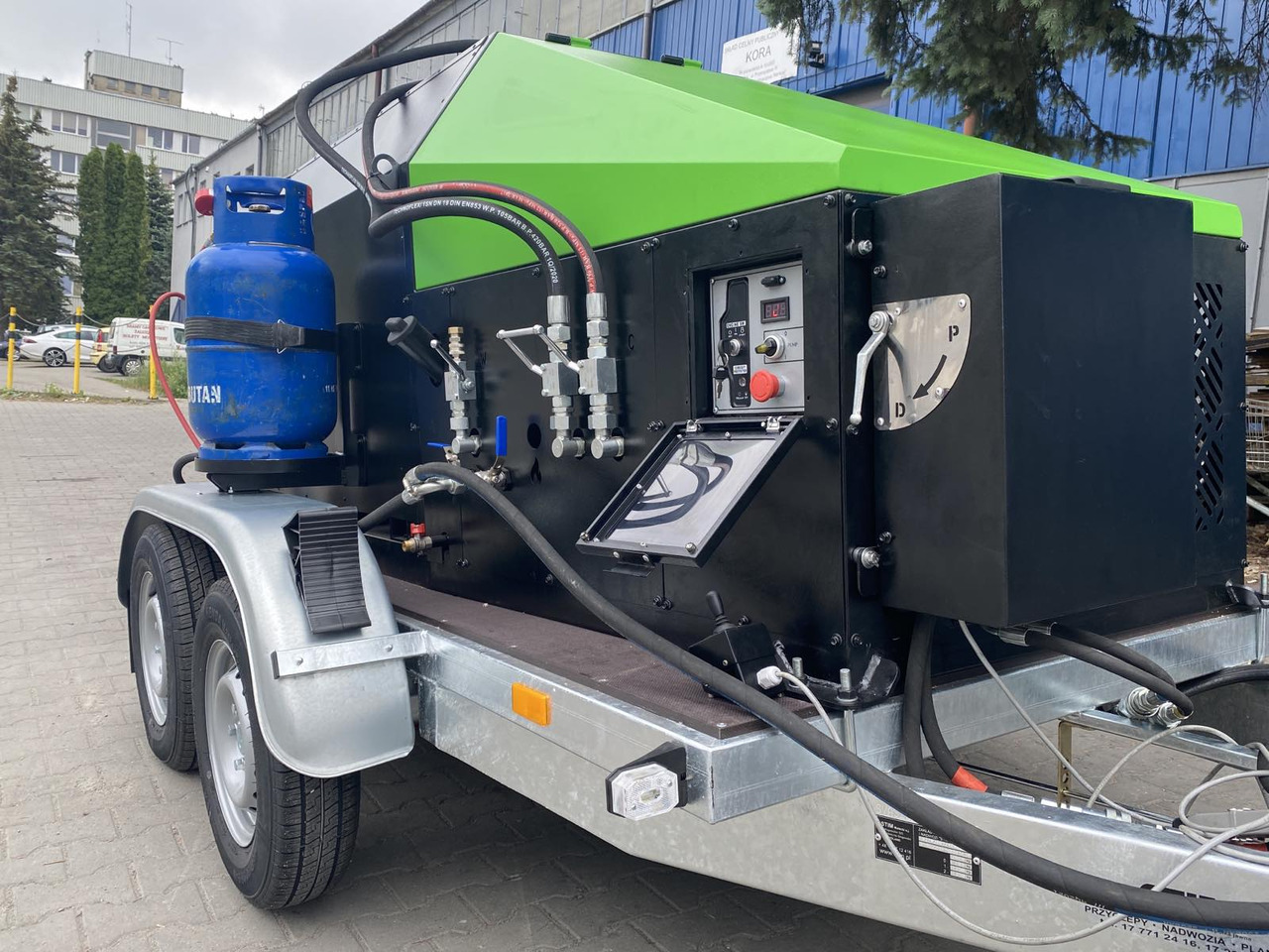 TICAB SelfPropelled Bitumen Emulsion Sprayer,1000L,Manufacturer - Bitumen sprayer: picture 2 TICAB SelfPropelled Bitumen Emulsion Sprayer,1000L,Manufacturer - Bitumen sprayer: picture 2