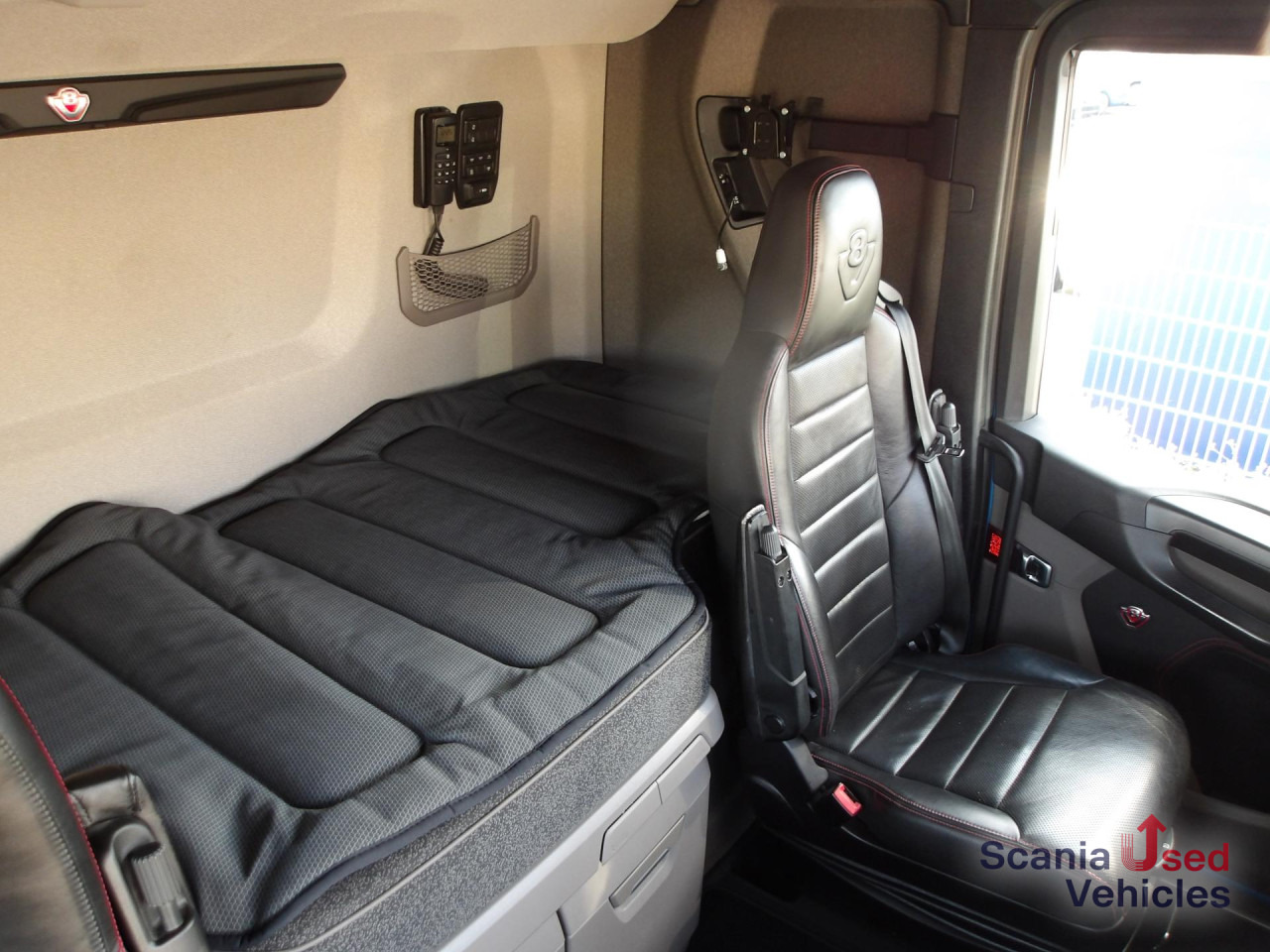 SCANIA S 590 NB - V8 - FULL AIR - HYDRAULIK - LEDER - - Tractor unit: picture 2 SCANIA S 590 NB - V8 - FULL AIR - HYDRAULIK - LEDER - - Tractor unit: picture 2