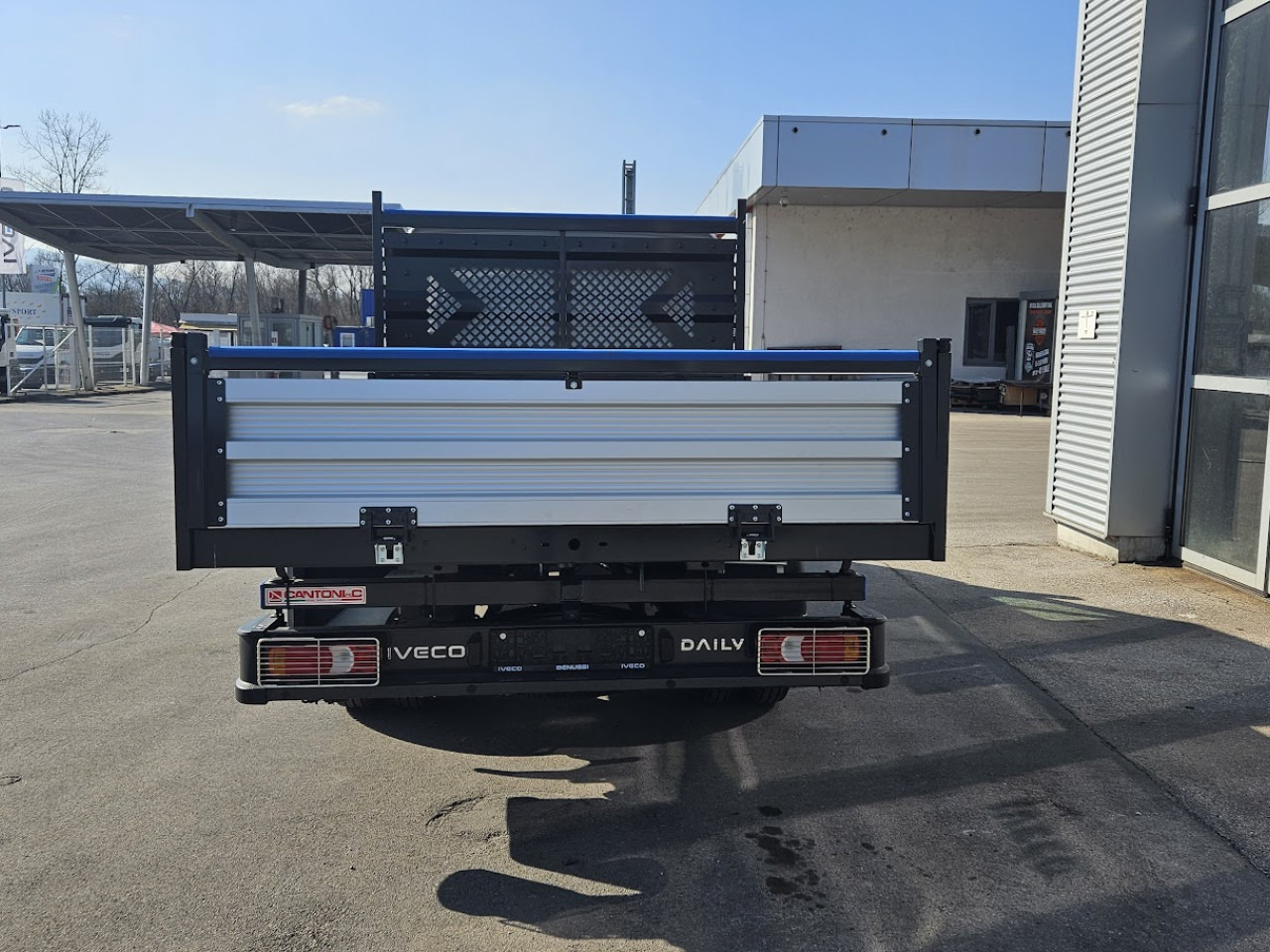 IVECO Daily 35C16H3.0 D - Tipper van, Crew cab van: picture 4 IVECO Daily 35C16H3.0 D - Tipper van, Crew cab van: picture 4