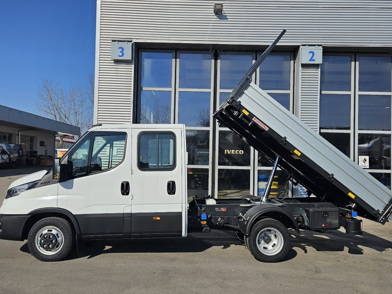 IVECO Daily 35C16H3.0 D - Tipper van, Crew cab van: picture 5 IVECO Daily 35C16H3.0 D - Tipper van, Crew cab van: picture 5