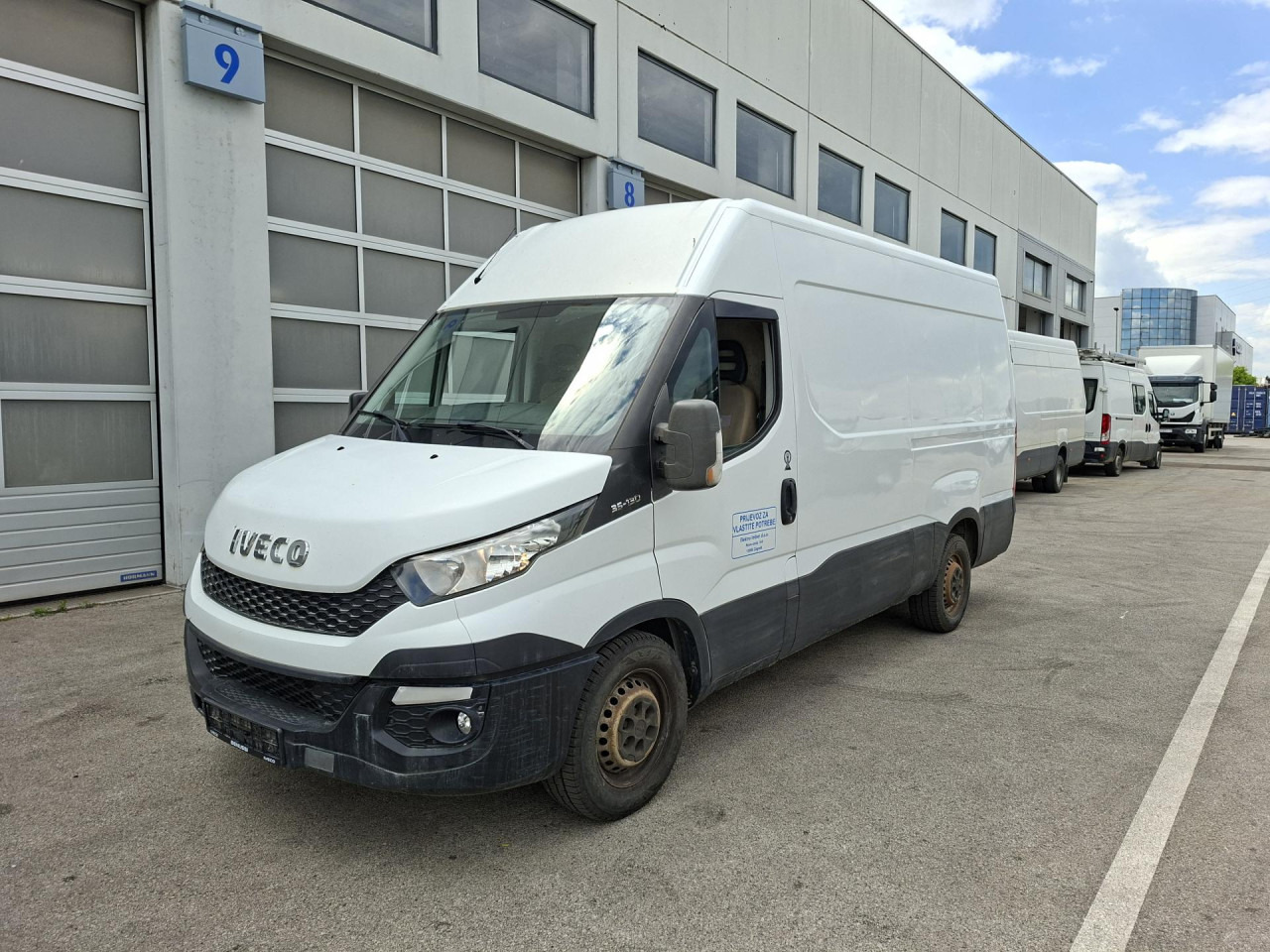 IVECO Daily 35S13V - People carrier: picture 1 IVECO Daily 35S13V - People carrier: picture 1