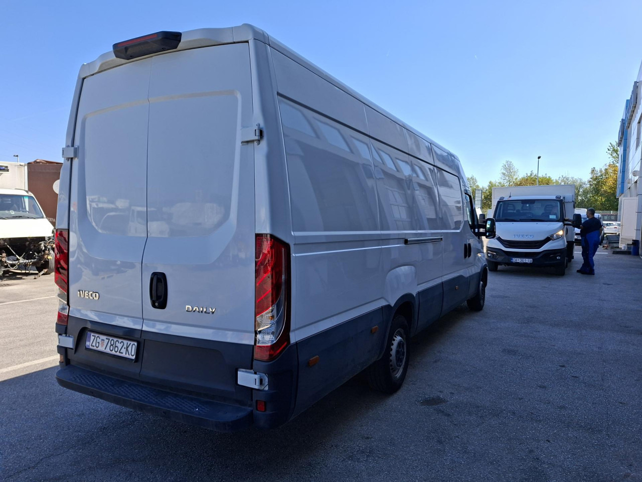 IVECO Daily 35S16V - People carrier: picture 4 IVECO Daily 35S16V - People carrier: picture 4