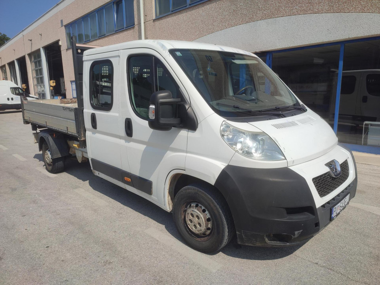 PEUGEOT Boxer 2.2 HDI - Tipper van, Crew cab van: picture 2 PEUGEOT Boxer 2.2 HDI - Tipper van, Crew cab van: picture 2