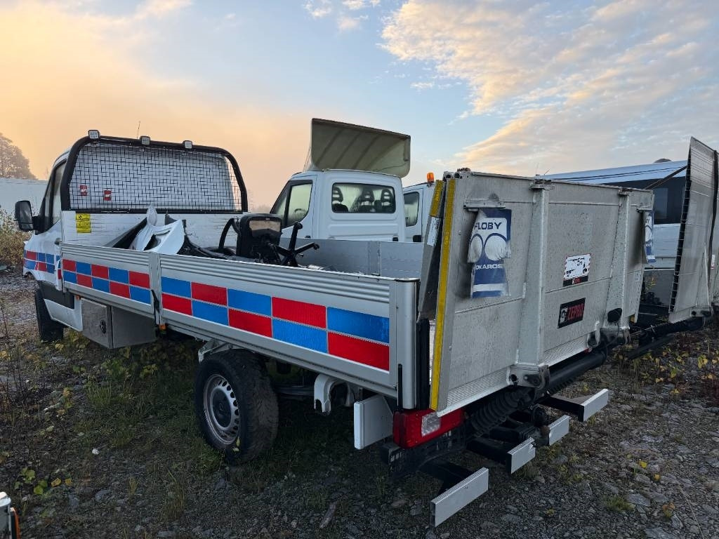 Komplett Flak, bakgavelhiss & verktygslådor  - Frame/ Chassis for Truck: picture 2 Komplett Flak, bakgavelhiss & verktygslådor  - Frame/ Chassis for Truck: picture 2