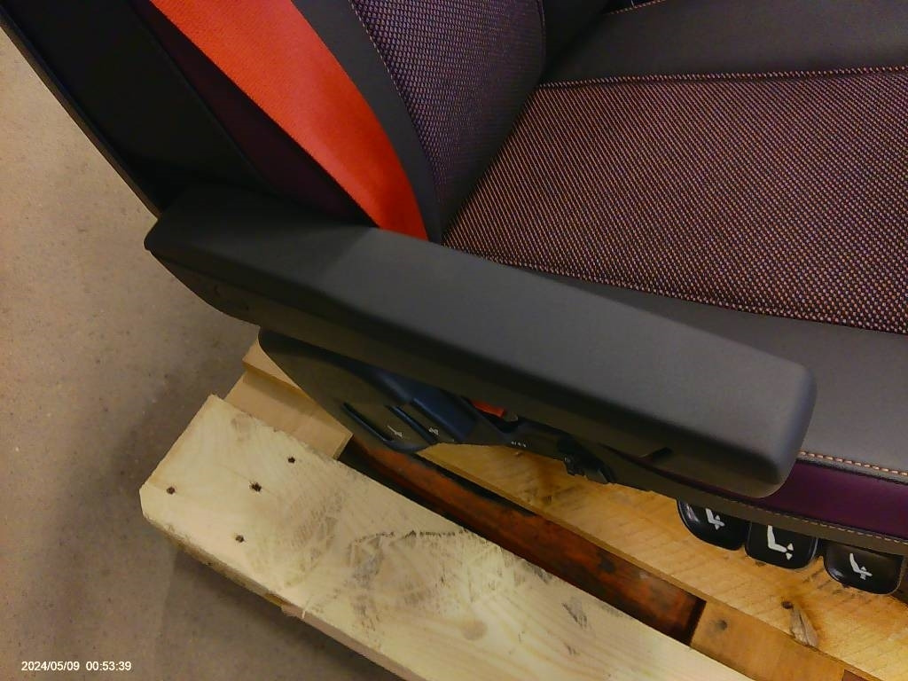 New Cab for Truck Volvo FM förarstol, 23766422: picture 9 New Cab for Truck Volvo FM förarstol, 23766422: picture 9