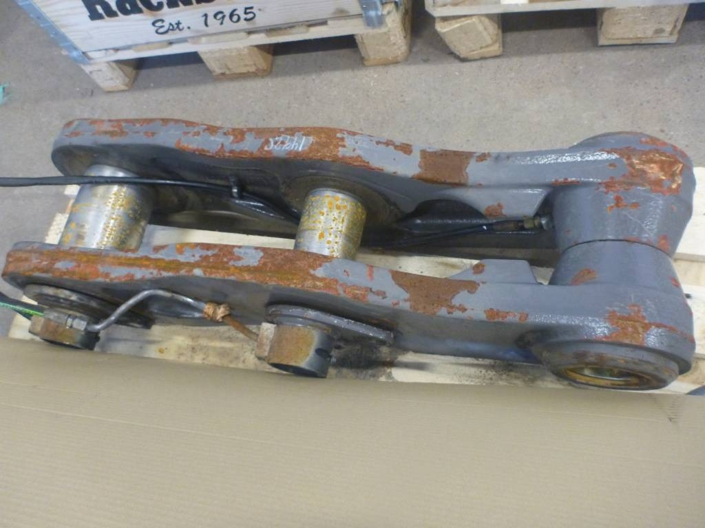 Volvo L 180 H Nedre tiltlänk - Boom for Construction machinery: picture 1 Volvo L 180 H Nedre tiltlänk - Boom for Construction machinery: picture 1