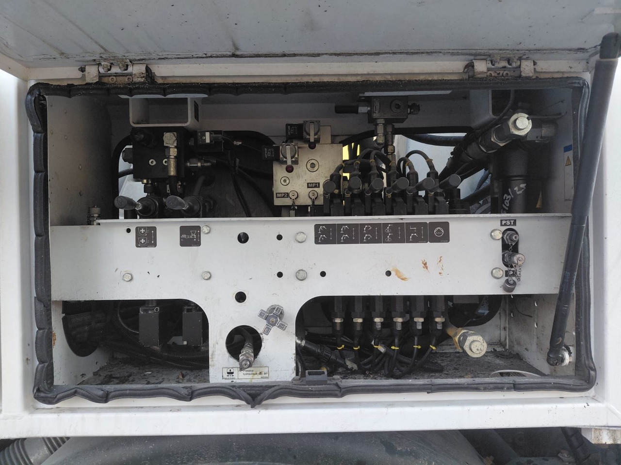 Leasing of  Mercedes-Benz Arocs 3243 8x4, E6, Schwing 24m, Stetter 7m3 Mercedes-Benz Arocs 3243 8x4, E6, Schwing 24m, Stetter 7m3: picture 13