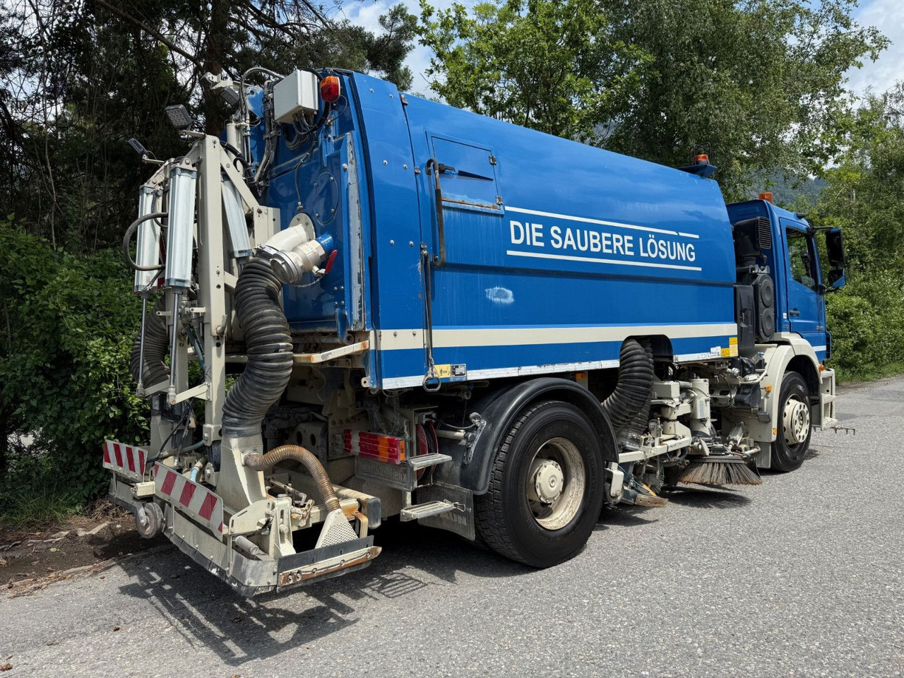 Mercedes-Benz Axor 1829 4x2, E5, EPS, RHD, Faun Kehrmaschine - Road sweeper: picture 4 Mercedes-Benz Axor 1829 4x2, E5, EPS, RHD, Faun Kehrmaschine - Road sweeper: picture 4