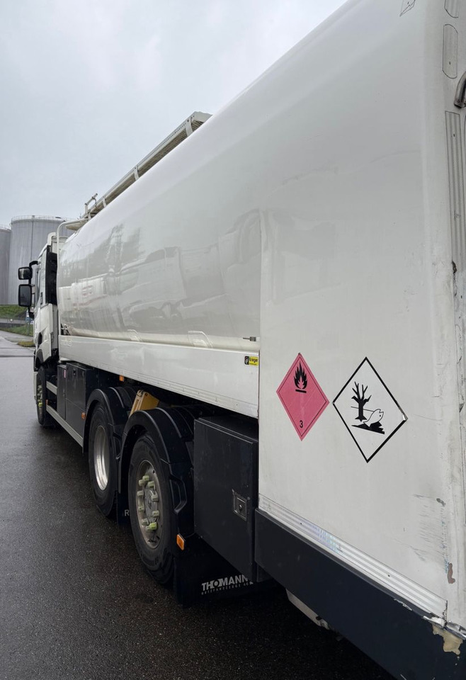 Renault T460 6x2, E6, ADR, Diesel/Benzin, Schwarzmueller - Tanker truck: picture 3 Renault T460 6x2, E6, ADR, Diesel/Benzin, Schwarzmueller - Tanker truck: picture 3