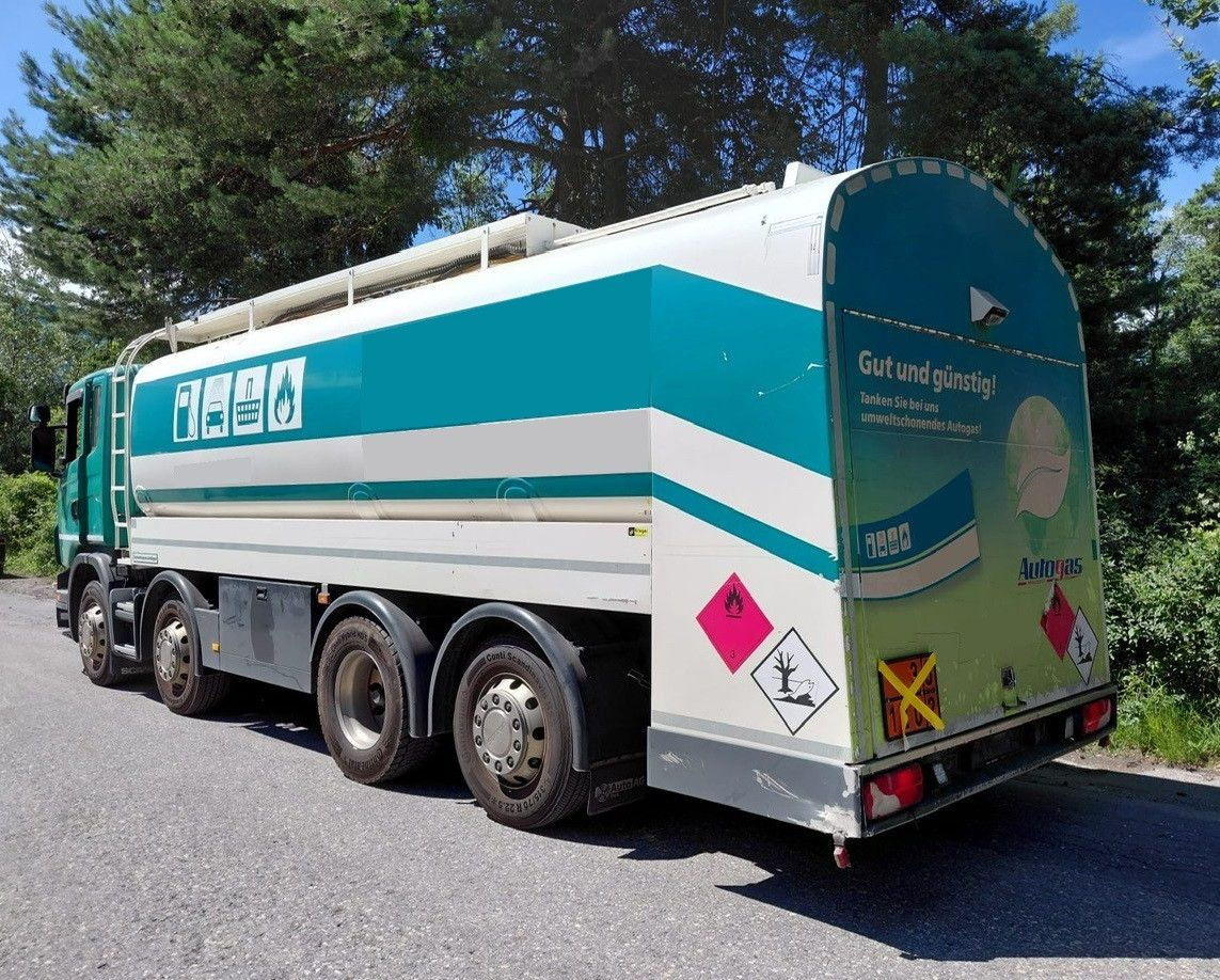 Scania G440 8x2, E5, Schwingenschloegel, 2 Kammern, ADR - Tanker truck: picture 5 Scania G440 8x2, E5, Schwingenschloegel, 2 Kammern, ADR - Tanker truck: picture 5