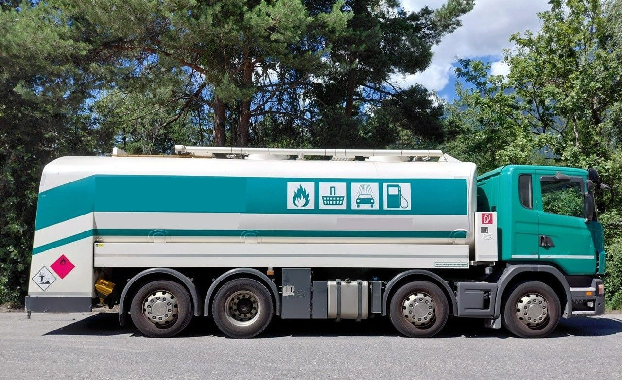 Scania G440 8x2, E5, Schwingenschloegel, 2 Kammern, ADR - Tanker truck: picture 3 Scania G440 8x2, E5, Schwingenschloegel, 2 Kammern, ADR - Tanker truck: picture 3