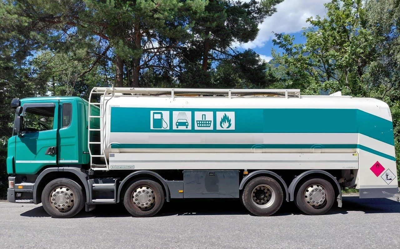 Scania G440 8x2, E5, Schwingenschloegel, 2 Kammern, ADR - Tanker truck: picture 4 Scania G440 8x2, E5, Schwingenschloegel, 2 Kammern, ADR - Tanker truck: picture 4