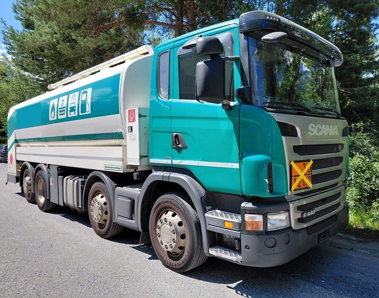 Scania G440 8x2, E5, Schwingenschloegel, 2 Kammern, ADR - Tanker truck: picture 1 Scania G440 8x2, E5, Schwingenschloegel, 2 Kammern, ADR - Tanker truck: picture 1