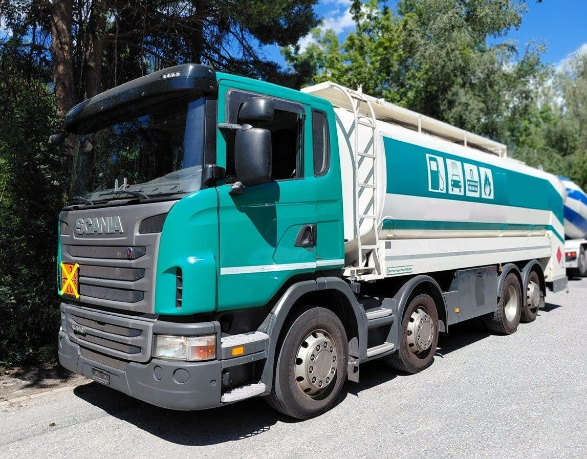 Scania G440 8x2, E5, Schwingenschloegel, 2 Kammern, ADR - Tanker truck: picture 2 Scania G440 8x2, E5, Schwingenschloegel, 2 Kammern, ADR - Tanker truck: picture 2