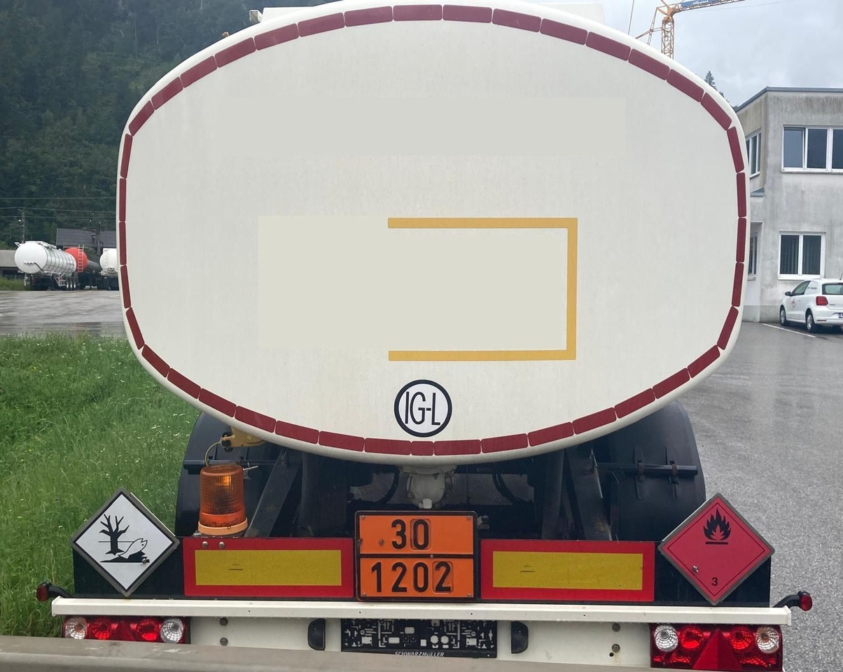 Schwarzmüller TH 3E, 3 Kammern, ADR, Benzin+Diesel, Fuel - Tanker trailer: picture 5 Schwarzmüller TH 3E, 3 Kammern, ADR, Benzin+Diesel, Fuel - Tanker trailer: picture 5