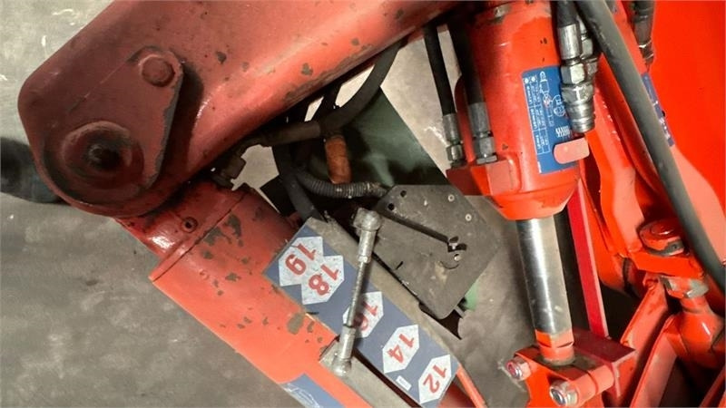 Kuhn Vari Master 183 6 Furet 183  - Plough: picture 3 Kuhn Vari Master 183 6 Furet 183  - Plough: picture 3