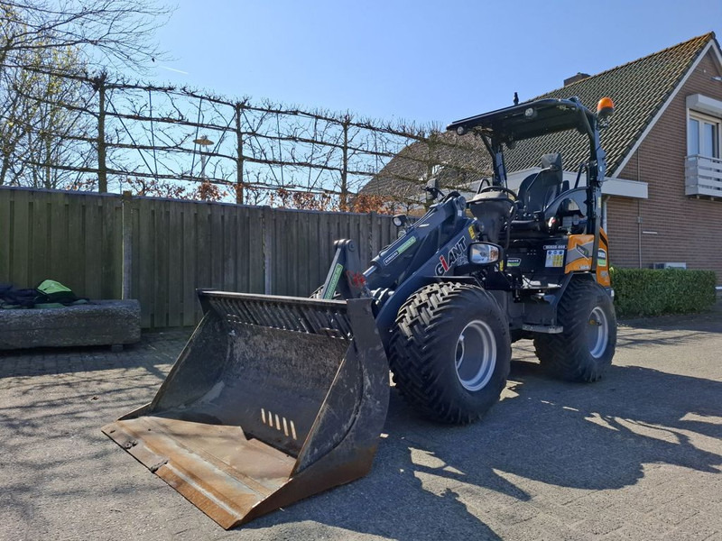 Giant G2500 - Construction machinery for Agricultural machinery: picture 1 Giant G2500 - Construction machinery for Agricultural machinery: picture 1